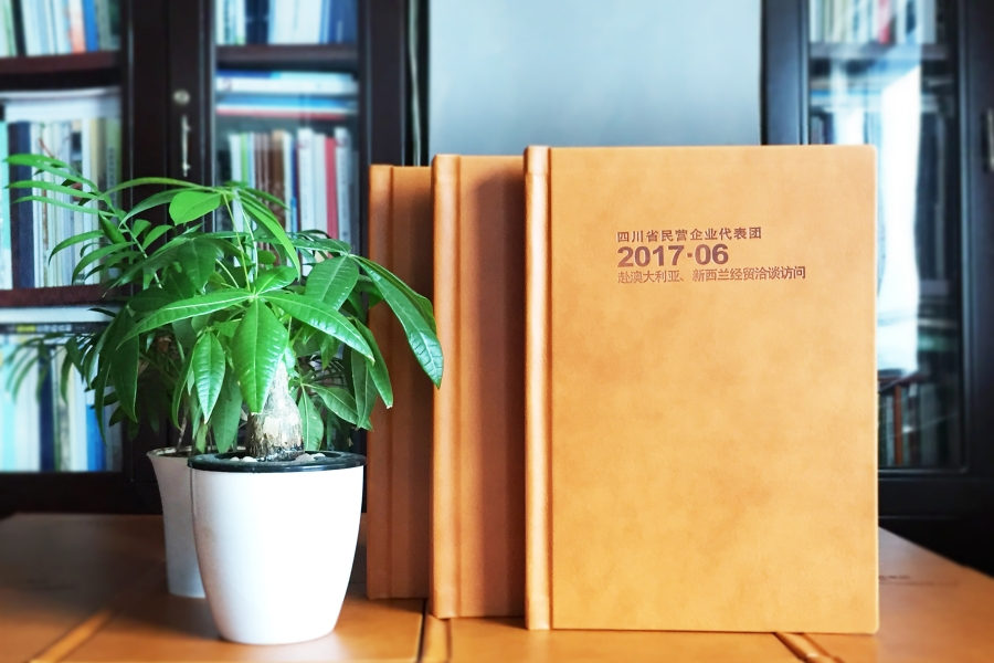 紀(jì)念冊(cè)設(shè)計(jì)師的自述-紀(jì)念冊(cè)制作是有情懷的工作